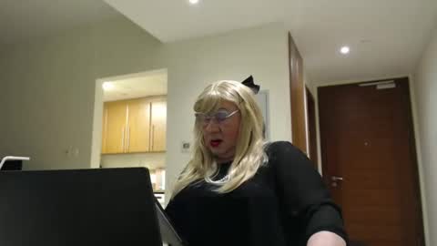 My name is Sissy or more fully Suzanna Aprilia Maria Mariquita Catarina Chinita Banci. Soy una puta - que chimba ladybug online show from 04.24.26