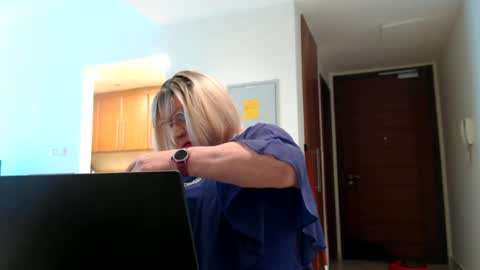 My name is Sissy or more fully Suzanna Aprilia Maria Mariquita Catarina Chinita Banci. Soy una puta - que chimba ladybug online show from 06.26.26