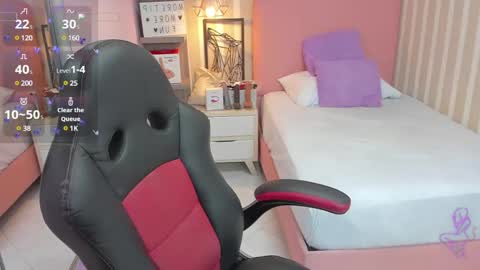 S U Z E T  online show from 02.10.25