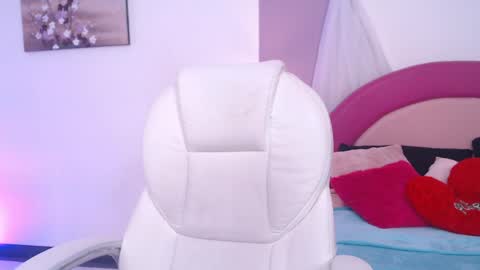 Susy  online show from 04.14.26