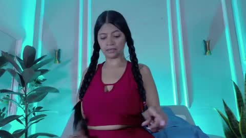 Suzy online show from 04.11.26