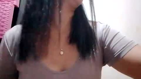 suzzie_hot online show from 11.17.25
