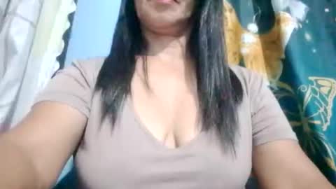 Snapshot of suzzie_hot chatting on 02.18.26 suzzie_hot online show from 02.18.26