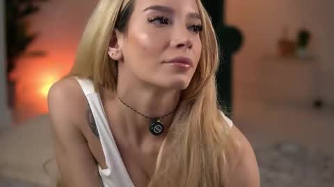 SweetLuna online show from 04.11.26