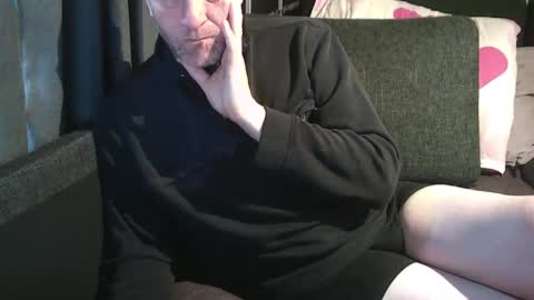 Snapshot of swartarn chatting on 04.19.26 ArnSwart online show from 04.19.26