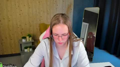 Snapshot of swayx1 chatting on 07.21.26 Emma online show from 07.21.26