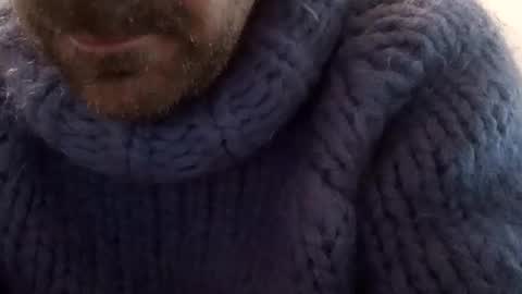 Snapshot of sweaterboy666 chatting on 11.26.25 sweaterboy666 online show from 11.26.25