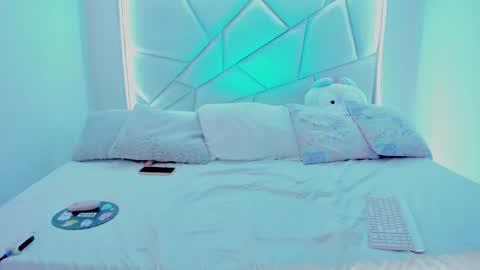 Nikki model independent online show from 09.30.25