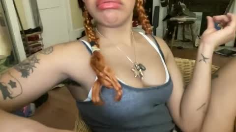 Snapshot of sweeetg1rl chatting on 03.01.26 june online show from 03.01.26