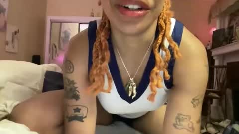 Snapshot of sweeetg1rl chatting on 03.13.26 june online show from 03.13.26