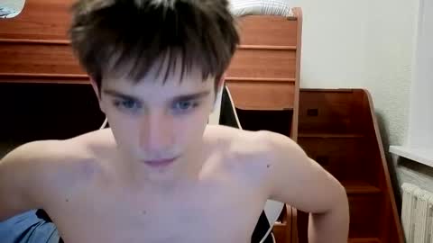 Snapshot of sweeetyangeel chatting on 11.10.25 sweeetyangeel online show from 11.10.25