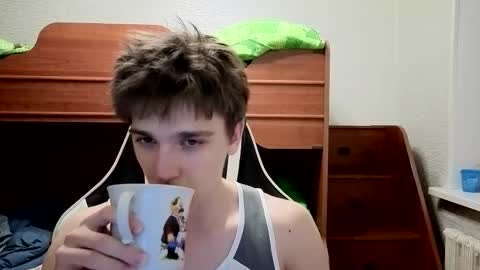 Snapshot of sweeetyangeel chatting on 11.12.25 sweeetyangeel online show from 11.12.25