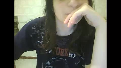 Snapshot of sweet4y0u chatting on 04.26.26 sweet4y0u online show from 04.26.26