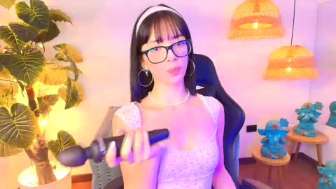 Snapshot of sweet_1angel chatting on 04.23.26 Sweet 1Angel online show from 04.23.26
