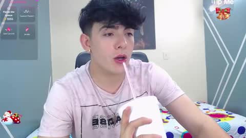 Snapshot of sweet__jeremy chatting on 12.08.24 Jeremy online show from 12.08.24