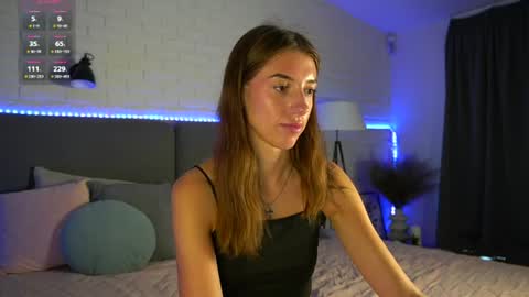 Snapshot of sweet__vikki chatting on 07.14.26 sweet__vikki online show from 07.14.26