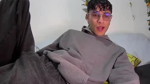 sweet_boy2224 online show from 01.10.26