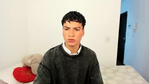 Snapshot of sweet_boys_xx chatting on 11.05.25 CristianBrayan PVT OPEN online show from 11.05.25