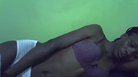 Snapshot of sweet_candie01 chatting on 10.25.25 sweet_candie01 online show from 10.25.25