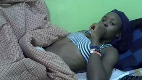 Snapshot of sweet_candie01 chatting on 11.24.25 sweet_candie01 online show from 11.24.25