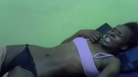 Snapshot of sweet_candie01 chatting on 11.28.25 sweet_candie01 online show from 11.28.25