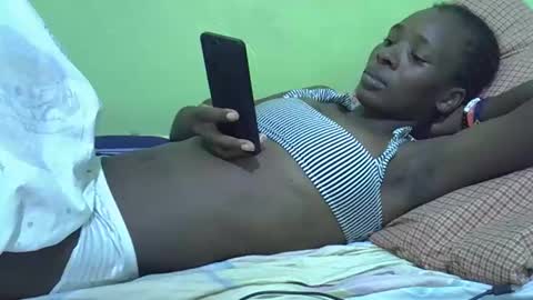 Snapshot of sweet_candie01 chatting on 12.14.25 sweet_candie01 online show from 12.14.25