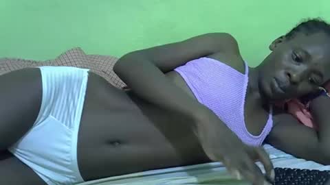 Snapshot of sweet_candie01 chatting on 12.14.25 sweet_candie01 online show from 12.14.25