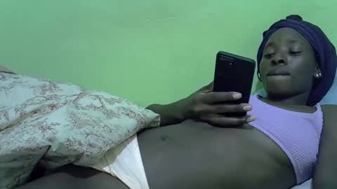 Snapshot of sweet_candie01 chatting on 01.06.26 sweet_candie01 online show from 01.06.26