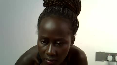 Snapshot of sweet_diva19 chatting on 09.18.25 sweet_diva19 online show from 09.18.25