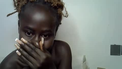 Snapshot of sweet_diva19 chatting on 11.26.25 sweet_diva19 online show from 11.26.25