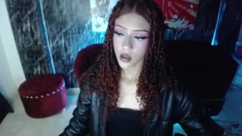 Snapshot of sweet_dolly_m chatting on 11.25.25 DOLLY online show from 11.25.25