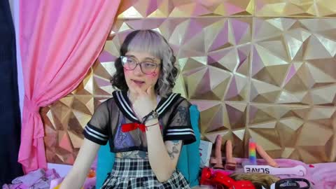  emmili  online show from 02.08.25