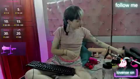  emmili  online show from 11.14.25