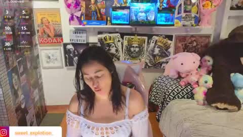 Snapshot of sweet_explotion chatting on 05.25.26 sweet thani online show from 05.25.26