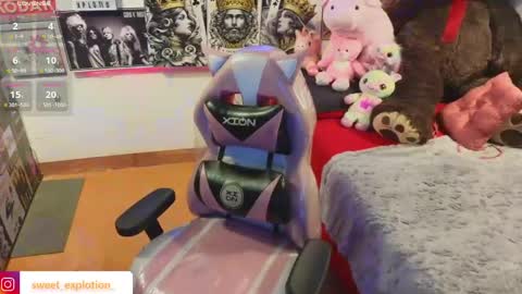Snapshot of sweet_explotion chatting on 05.31.26 sweet thani online show from 05.31.26