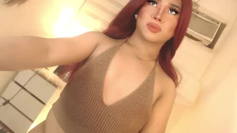 Snapshot of sweet_hoelly chatting on 01.28.25 Slutty Shannel online show from 01.28.25