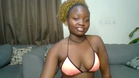 Snapshot of sweet_jenica chatting on 06.25.26 ESTHER NEEMA online show from 06.25.26