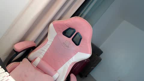 Snapshot of sweet_jessica69xx chatting on 02.15.25 Jess online show from 02.15.25