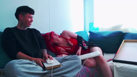 Help me to reach 100 thumps up online show from 02.01.25