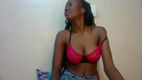 Snapshot of sweet_kcandy chatting on 05.15.26 Sweet KCandy online show from 05.15.26