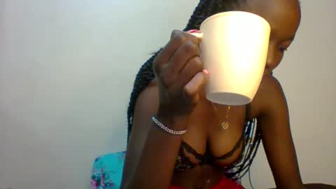 Snapshot of sweet_kcandy chatting on 05.19.26 Sweet KCandy online show from 05.19.26