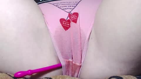 Snapshot of sweet_kitten25 chatting on 02.19.25 Kitten online show from 02.19.25