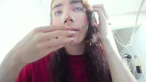 Snapshot of sweet_kitty_777 chatting on 04.22.26 sweet_kitty_777 online show from 04.22.26