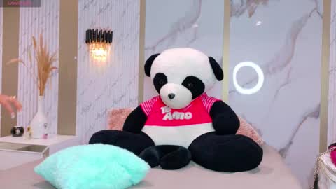 Snapshot of sweet_mafee chatting on 12.23.25 sweet_mafee online show from 12.23.25