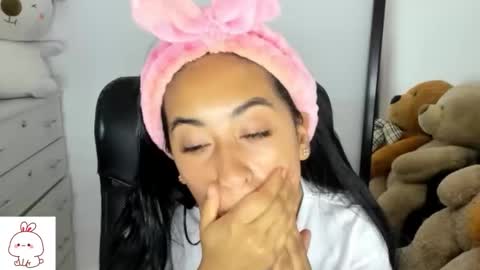 Nhaomy online show from 09.11.25