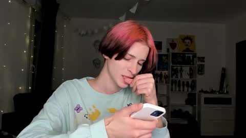 kira online show from 12.17.25