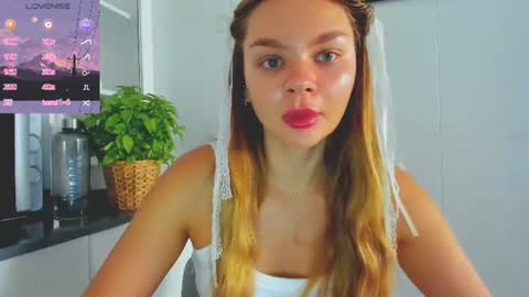 Snapshot of sweet_sabriina chatting on 06.28.26 Sabina online show from 06.28.26