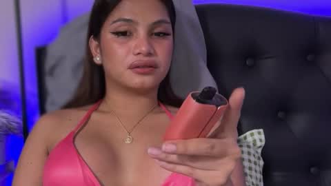 Snapshot of sweet_scarllet12 chatting on 10.09.25 SCARLLET online show from 10.09.25