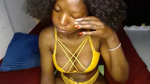 ellanah Tracie online show from 01.11.26