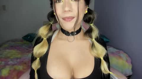              online show from 10.04.25